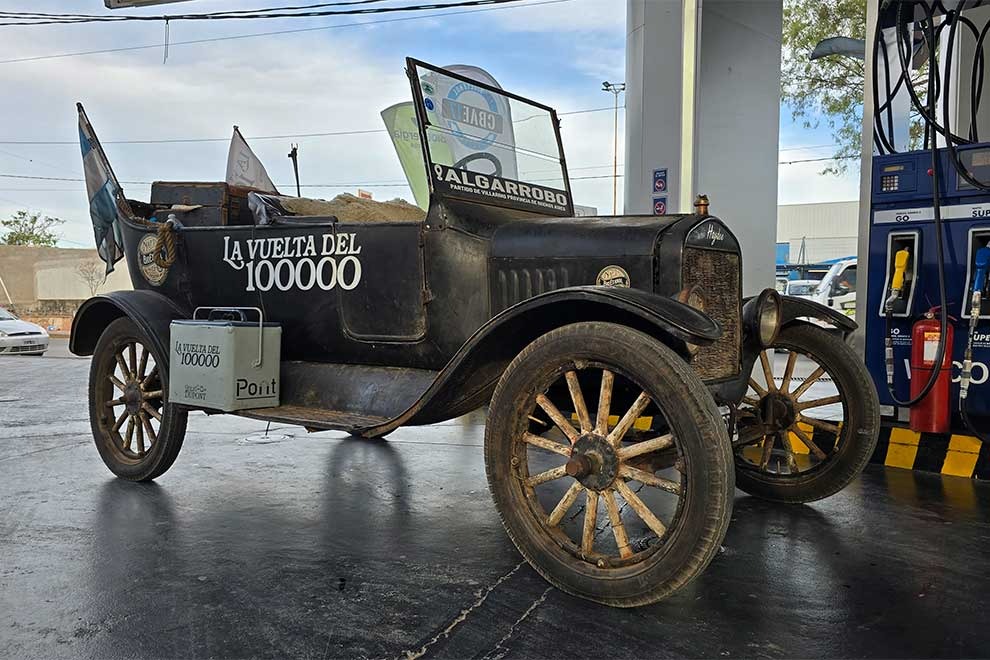 Un legendario Ford T cargó biocombustible en ACABIO