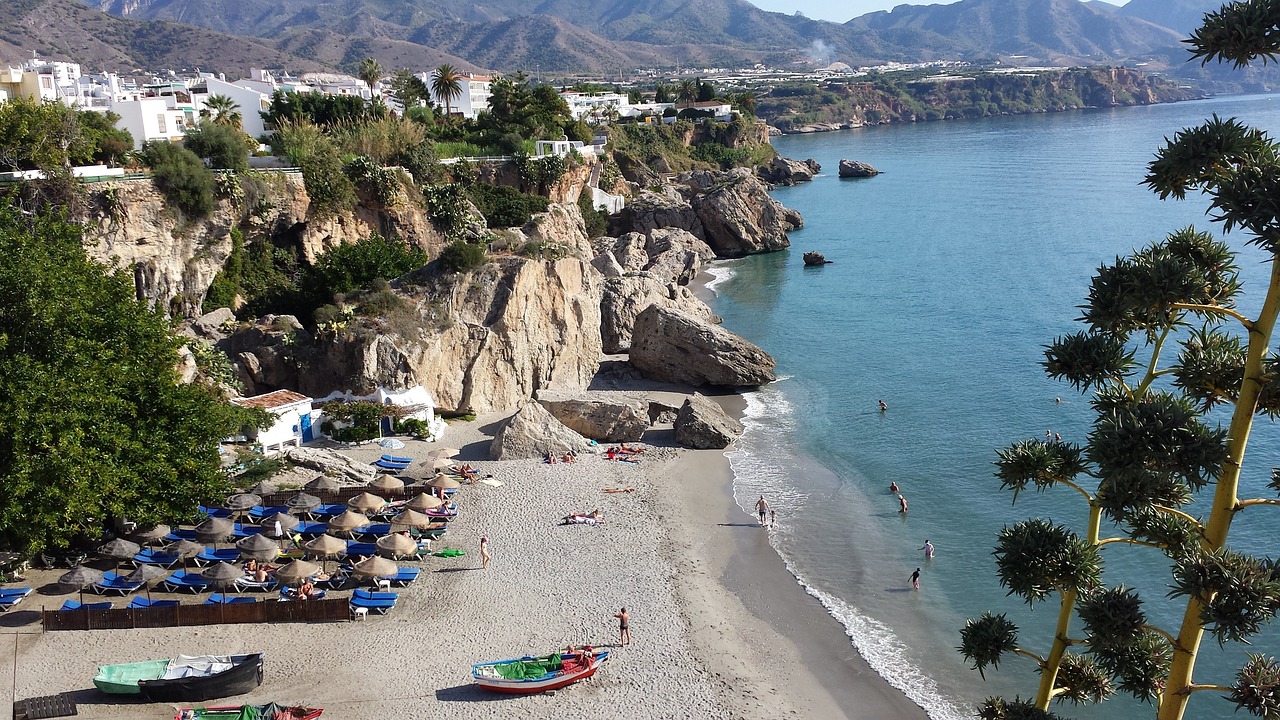 Verano en Nerja, Málaga: un paraíso costero por descubrir