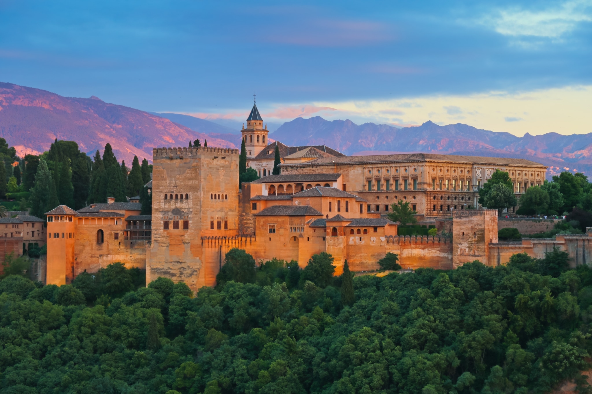 Descubrí la Alhambra: un viaje mágico al corazón de la historia 