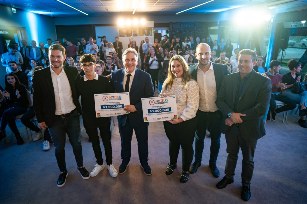 Provincia entregó créditos a jóvenes emprendedores