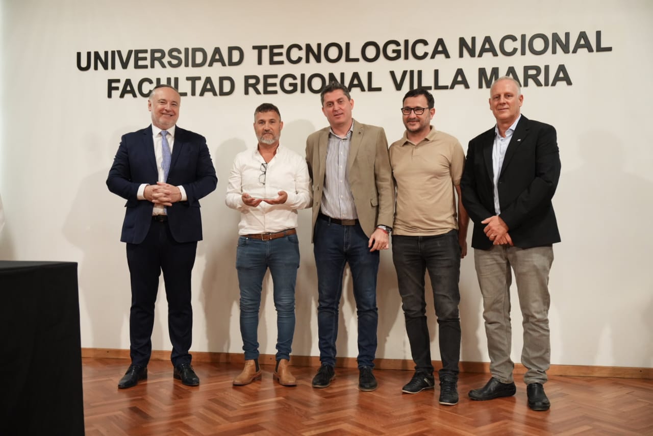 ¿Cuáles son las empresas que aportan para la carrera de Ingeniería Civil en la UTN?