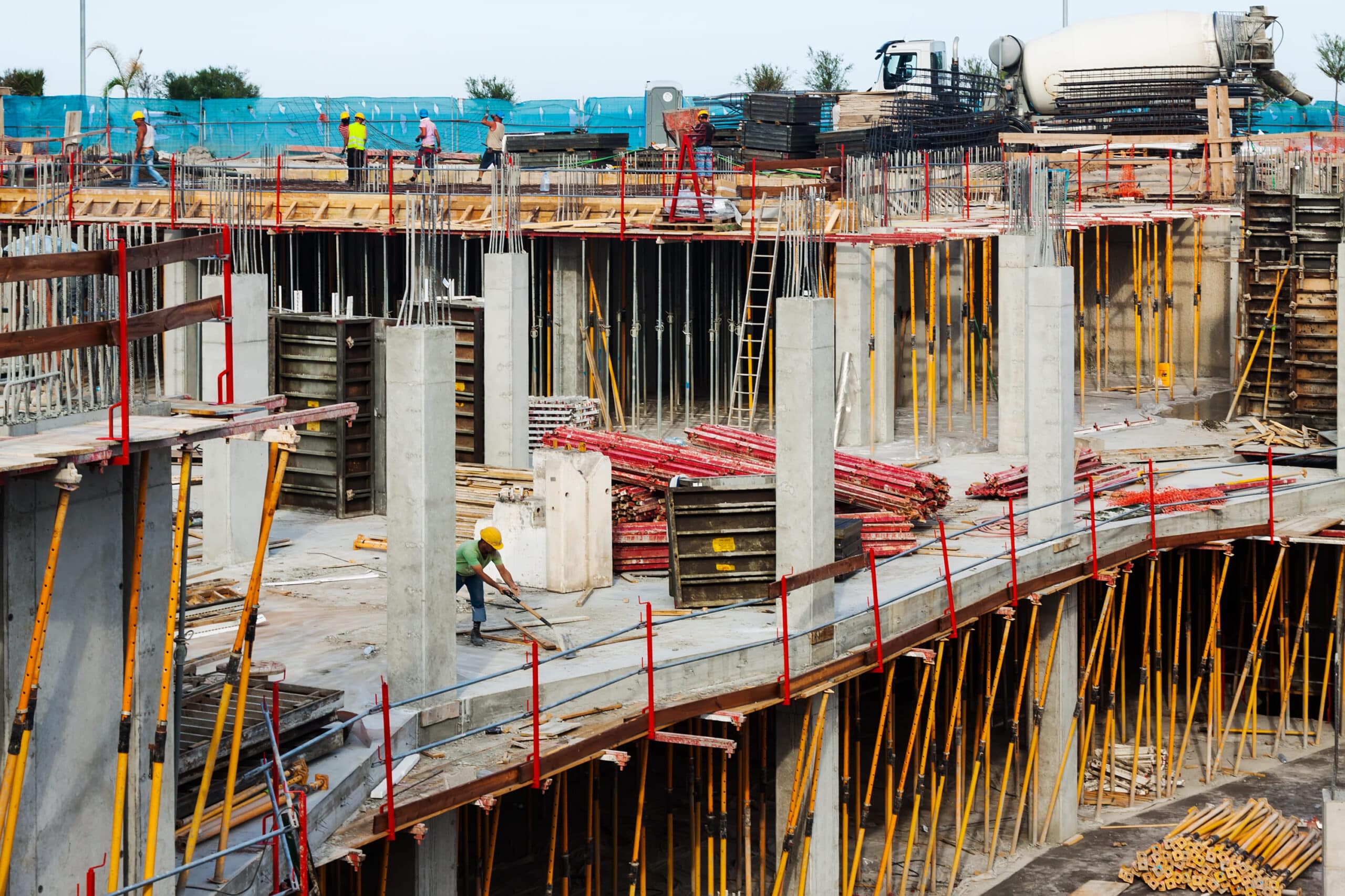 Insumos para la construcción cayeron 6,6% en diciembre y cerraron -27,2% en 2024